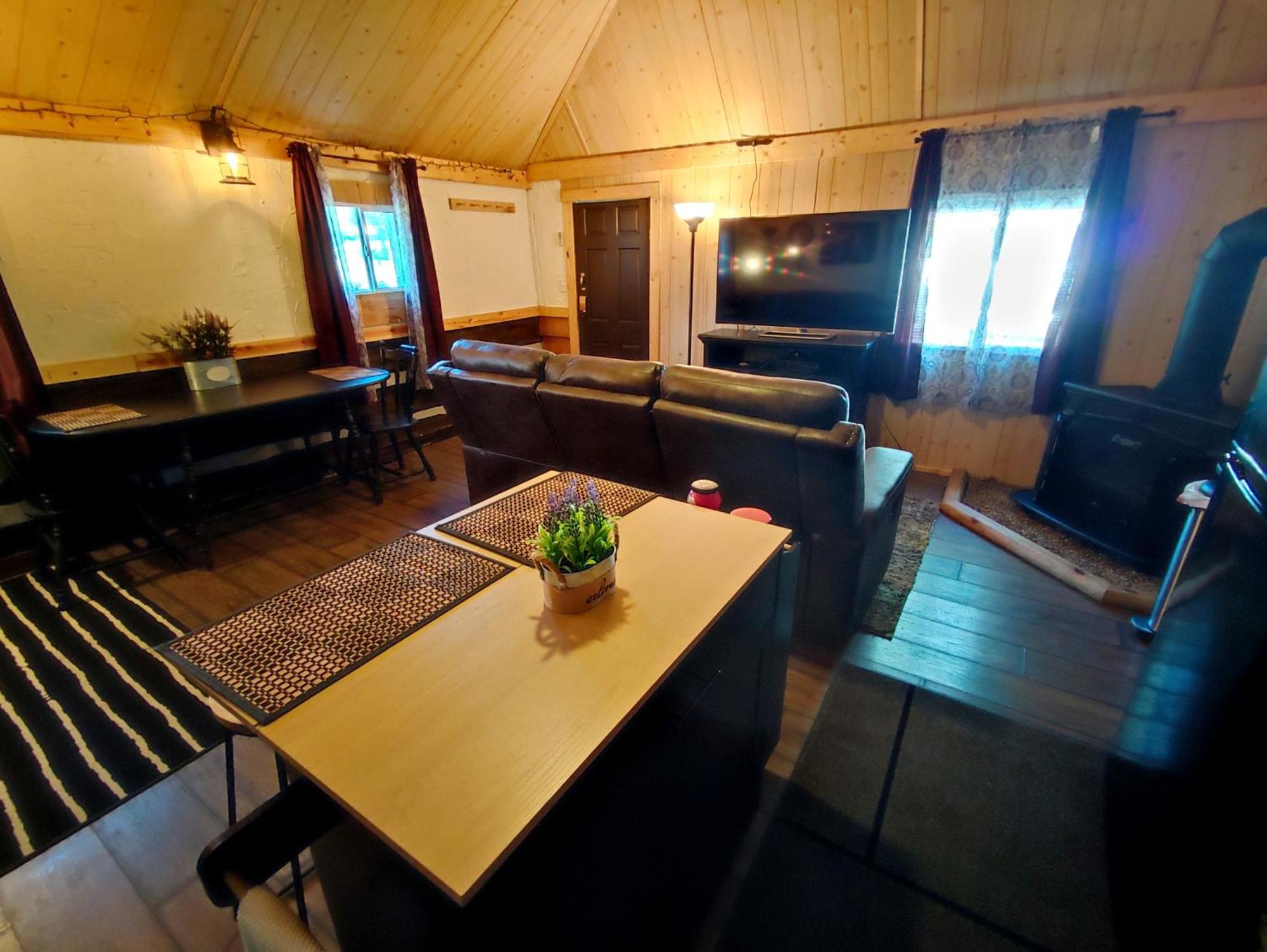 Wolf'S Cabin-Walk To Downtown โนเบิลสวิลล์ ภายนอก รูปภาพ